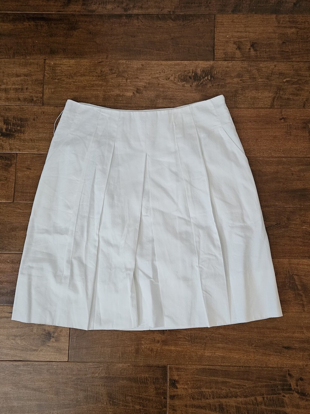 Anne Klein White Pleated A-Line Skirt